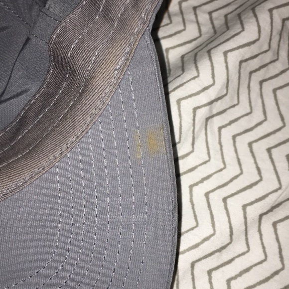 Grey Nike Hat - Picture 5 of 6